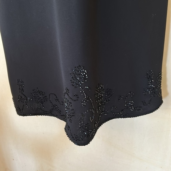 Jones New York black sheath tea length dress with beaded collar and hem size 6 - Picture 3 of 8